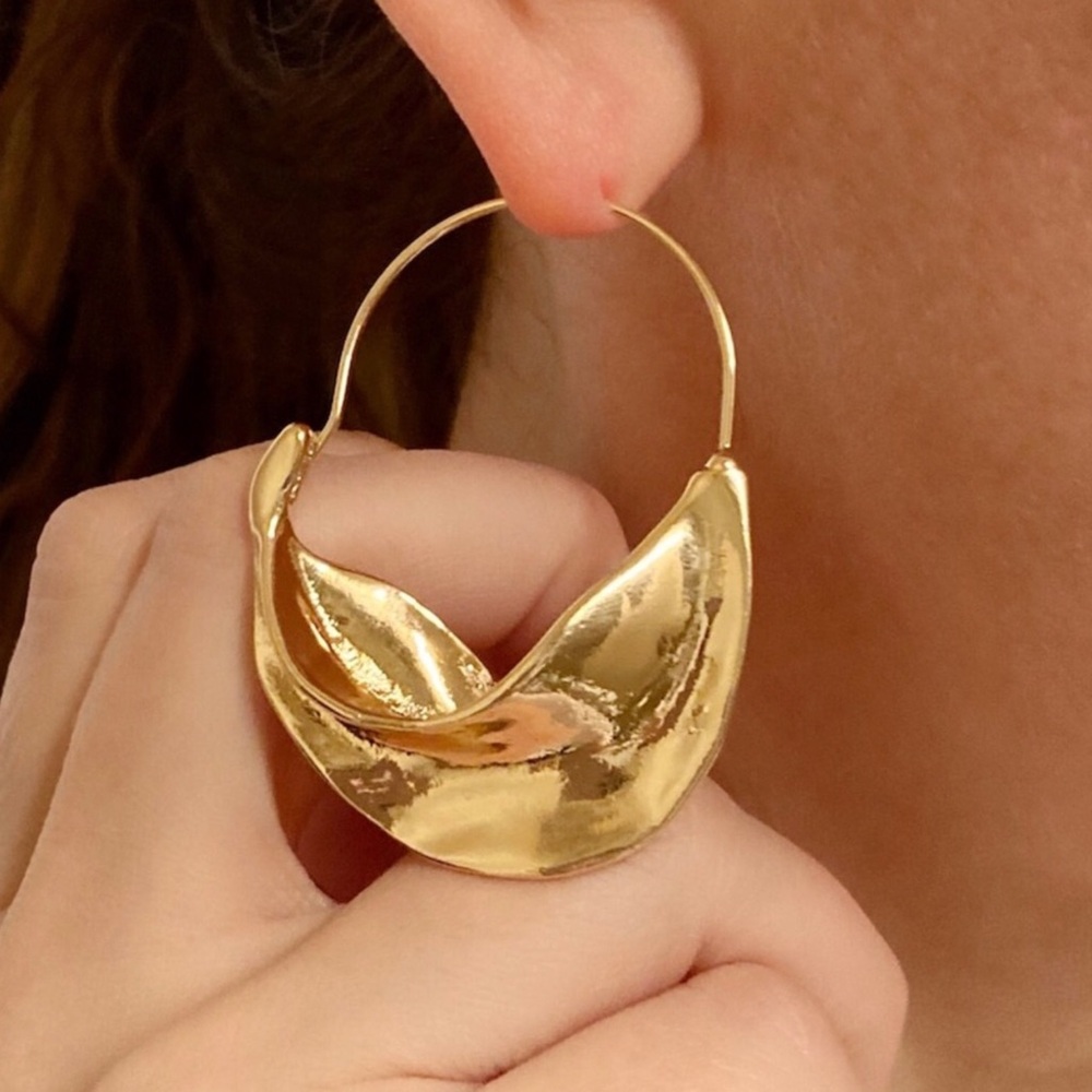 ✨3/$38 New Anthropologie Fulani Twist Hoop Earrings ~ Crescent Hoops Metallic - Picture 10 of 14
